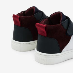 zoom-2044247-233-JSV-05