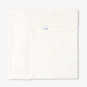 Cotton baby blanket with a charming heart motif