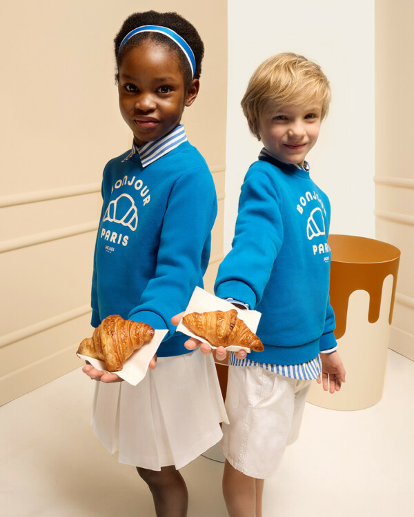 Bonjour Paris 🥐
A playful nod to the French goûter, this sweatshirt for girls and boys is sure to be a summer favorite among kids!Bonjour Paris 🥐
Clin d’œil au goûter à la française, ce sweat pour filles et garçons fera l’unanimité auprès des enfants cet été !

jacadilebanon jacadi