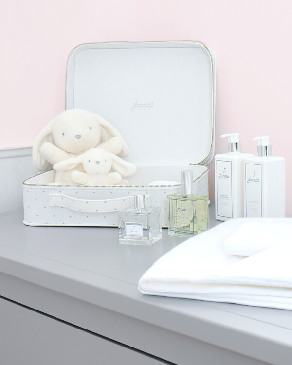 Jacadi skincare products, made in France, are specially formulated to respect your baby’s skin, with a minimum of 91% ingredients of natural origin.
Have you tried them yet? ☁️Les soins Jacadi fabriqués en France, sont spécialement formulés pour respecter la peau de vos bébés, et avec minimum 91% d’ingrédients d’origine naturelle.
Les avez-vous déjà essayés ? ☁️

jacadilebanon
