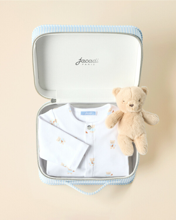 Jacadi propose des cadeaux de naissance intemporels en mettant à l’honneur son charmant ourson.Jacadi propose des cadeaux de naissance intemporels en mettant à l’honneur son charmant ourson.

jacadilebanon  jacadi