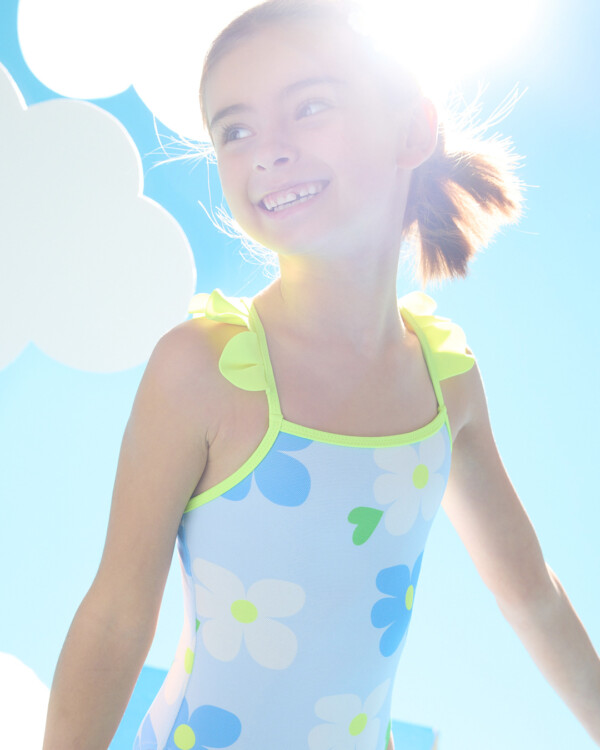 The sunny days are here!The new swimwear collection sets the tone for joyful and colorful vacations.

Les beaux jours arrivent ! 
La nouvelle collection de maillots de bain donne le ton de vacances joyeuses et colorées.

jacadilebanon