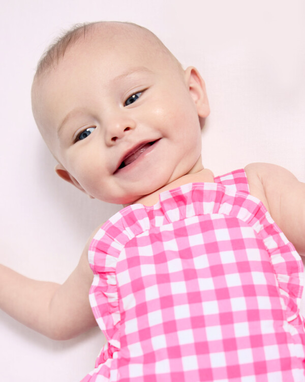 Pretty in pink gingham 🌸 Sweetness wrapped in ruffles!Adorable en vichy rose 🌸 Un concentré de douceur et de volants !

jacadilebanon